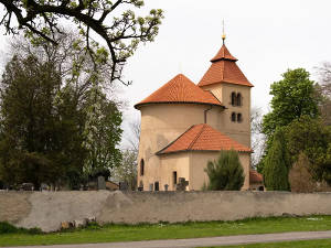 Kostel a okolí přemyslovského hradiště Budeč